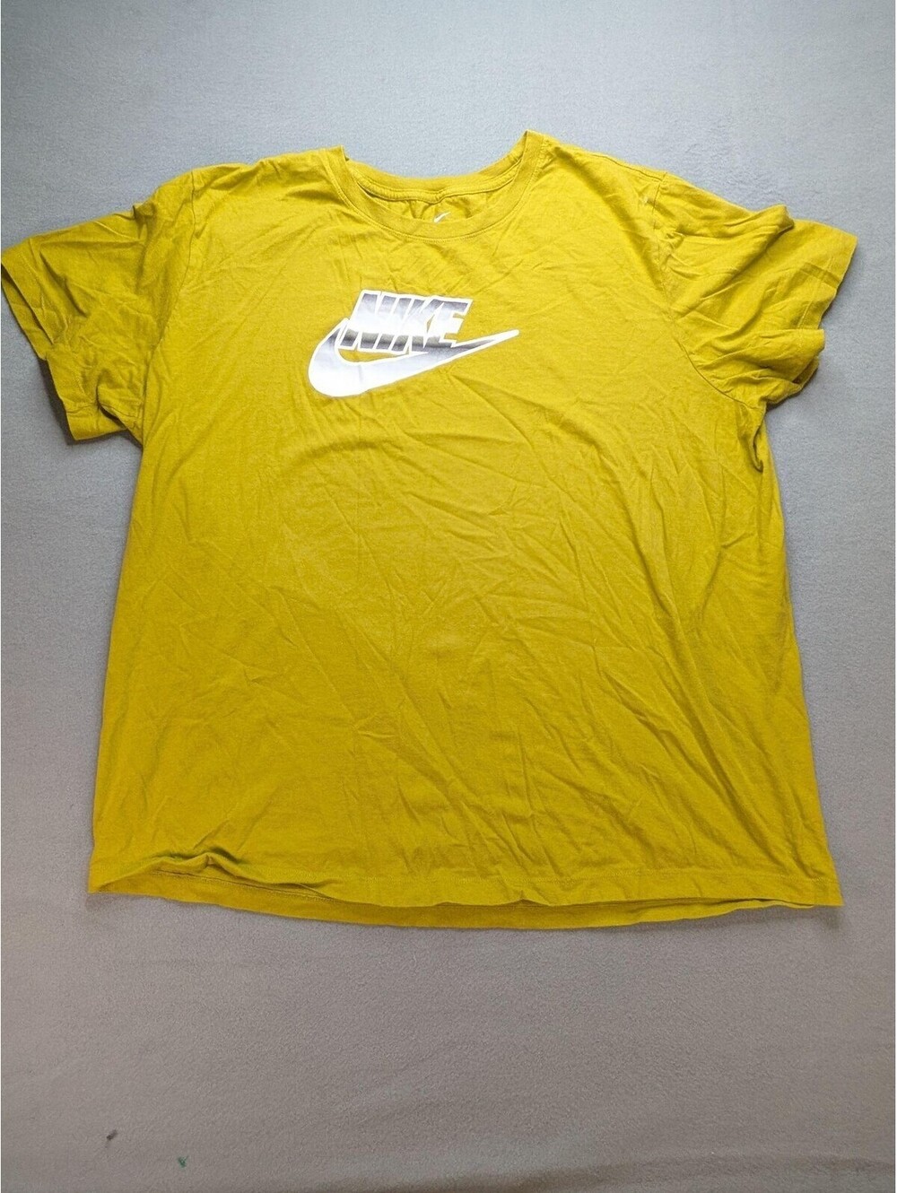 Nike Shirt Mens 2XL Yellow Logo Graphic Short Sleeve Crew Neck Tee Sports